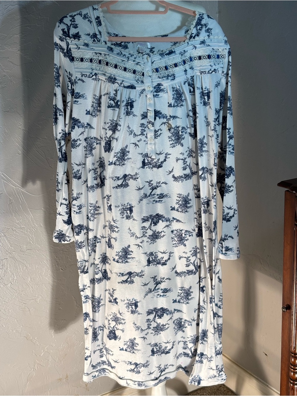 Sweet Treasures Long-Sleeve White Nightgown with Navy Toile Print
